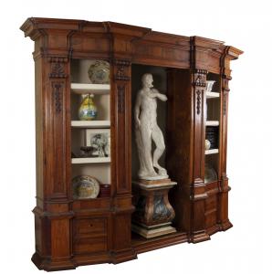 Italy, Tuscany (16th century) Antique bookcase with central compartment